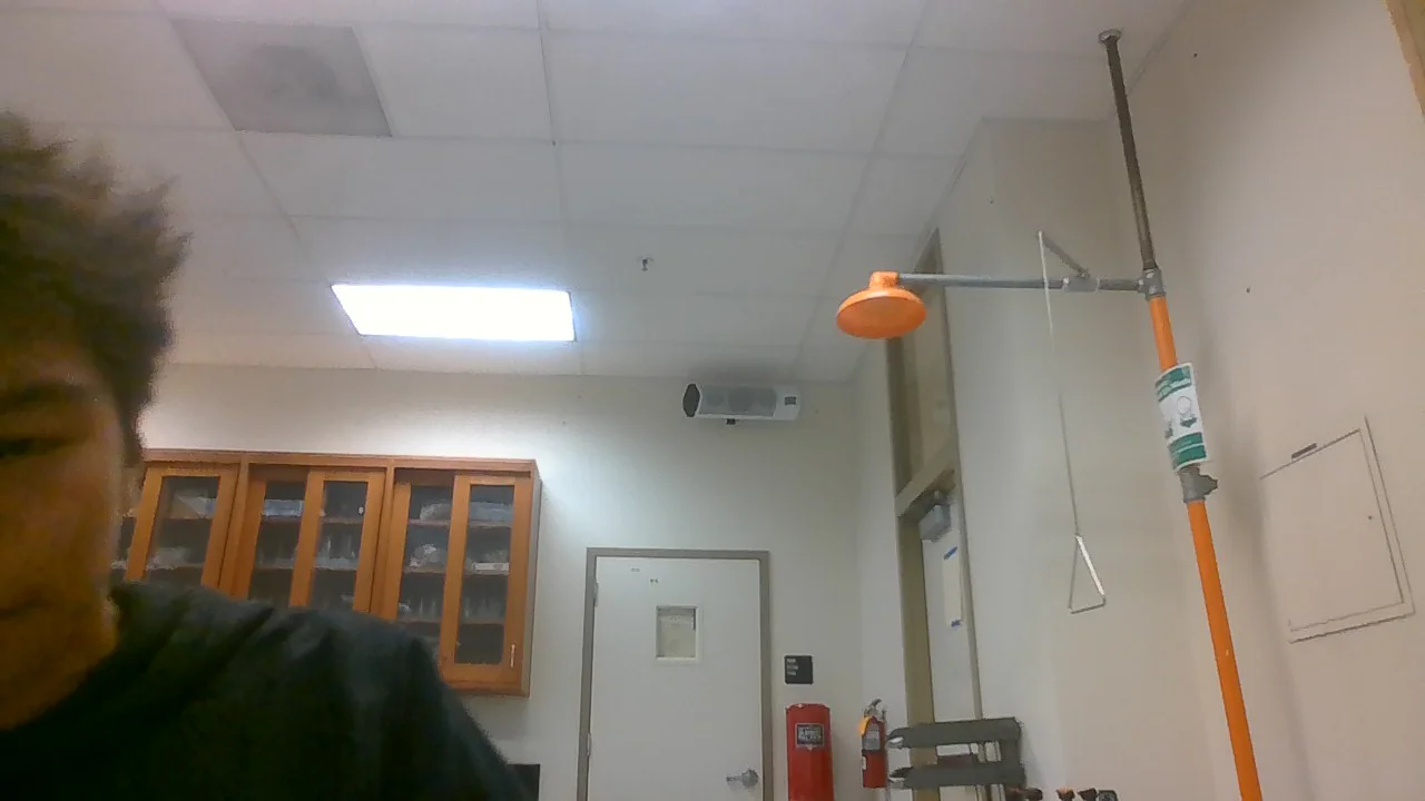 Photo by @2qu0ojq2f: chem class